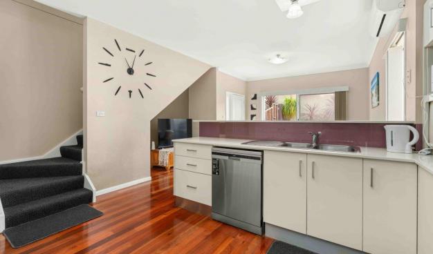 Town centre unit, unit with views, cbd apartment, husky tri, huski tri, Off The Plan, Brand New Apartment, Single level, downsizer, easy living, low maintenance lifestyle, Hyams Beach Real, Huskisson Real Estate, Jervis Bay Real Estate, Real Estate Agents Jervis Bay, One Agency, Oz Realty Huskisson, Absolute Waterfront, waterfront holiday house, Investment property south coast, Jervis Bay holiday, jervis bay getaway, Huskisson Apartments, Vincentia, South Coast NSW, Investment Property, Holiday House