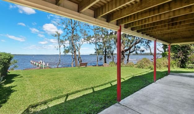 Waterfront Holiday House, Absolute Waterfront , dual occupancy potential, big block, sub-division block, Scott Morton, huski beachfront, huskisson beachfront, beach shack, beach house, beach cottage, Huskisson Real Estate, Jervis Bay Real Estate, Real Estate Agents Jervis Bay,One Agency Jervis Bay, Oz Realty Huskisson, Absolute Waterfront, waterfront holiday house, Jervis Bay holiday, Huskisson Apartments, Vincentia, South Coast NSW,  huskisson, Jervis Bay Holiday, Elizabeth Drive, Hyams Beach,