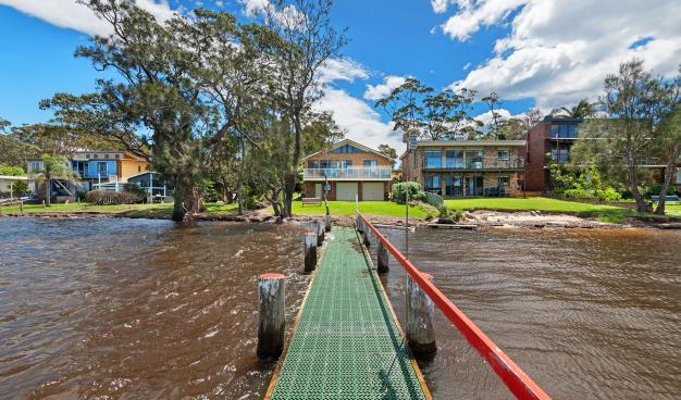 Waterfront Holiday House, Absolute Waterfront , dual occupancy potential, big block, sub-division block, Scott Morton, huski beachfront, huskisson beachfront, beach shack, beach house, beach cottage, Huskisson Real Estate, Jervis Bay Real Estate, Real Estate Agents Jervis Bay,One Agency Jervis Bay, Oz Realty Huskisson, Absolute Waterfront, waterfront holiday house, Jervis Bay holiday, Huskisson Apartments, Vincentia, South Coast NSW,  huskisson, Jervis Bay Holiday, Elizabeth Drive, Hyams Beach,