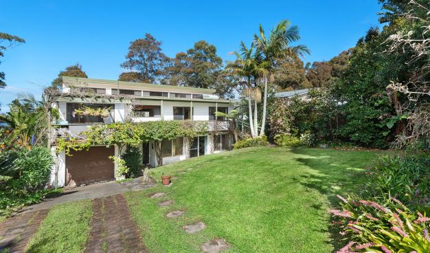 Sanctuary Point Holiday House, Waterfront retirement, dual occupancy potential, big block, sub-division block, Scott Morton, huski beachfront, huskisson beachfront, beach shack, beach house, beach cottage, Huskisson Real Estate, Jervis Bay Real Estate, Real Estate Agents Jervis Bay,One Agency Jervis Bay, Oz Realty Huskisson, Absolute Waterfront, waterfront holiday house, Jervis Bay holiday, Huskisson Apartments, Vincentia, South Coast NSW,  huskisson, Jervis Bay Holiday, Elizabeth Drive, Hyams Beach,