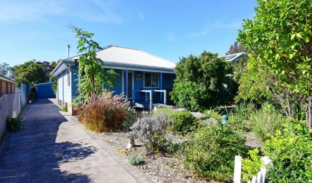 St Georges Basin Waterfront, Sanctuary Point Holiday House, Huskisson Real Estate, Jervis Bay Real Estate, Real Estate Agents Jervis Bay, Integrity Real estate, Ray White Jervis Bay, Oz Realty Huskisson, Elders Huskisson, Absolute Waterfront, waterfront holiday house, Investment property on south coast, Jervis Bay holiday, jervis bay getaway, Huskisson Apartments, Vincentia, South Coast NSW,  huskisson, Woollamia Village, Investment Property, Holiday House, Basin View, Village Holiday Home